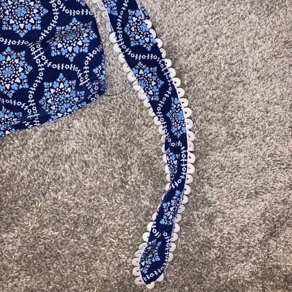 Alya Blue & White Design shorts size M - Picture 5 of 10